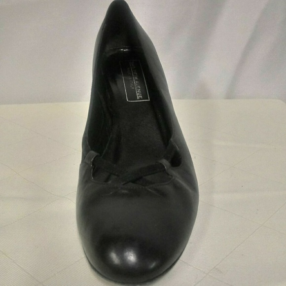 Saks Fifth Avenue Black Leather Crisscross Suede Detail Mid Heel Slip On Pump - Picture 3 of 8